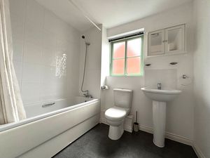 Family Bathroom- click for photo gallery